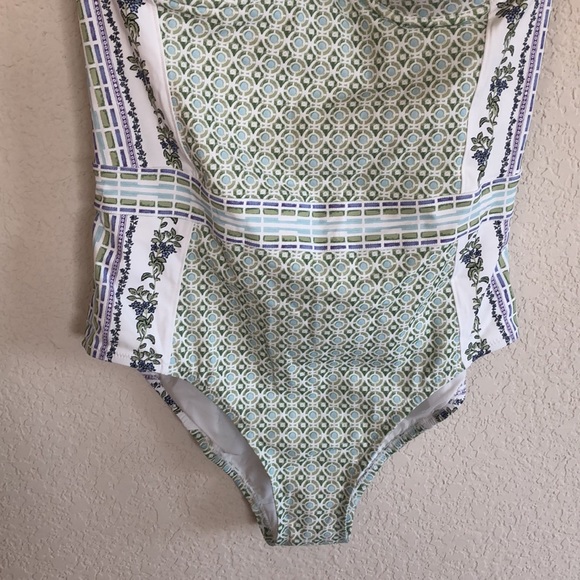 TORY BURCH
Lipsi printed underwired swimsuit - Picture 7 of 13